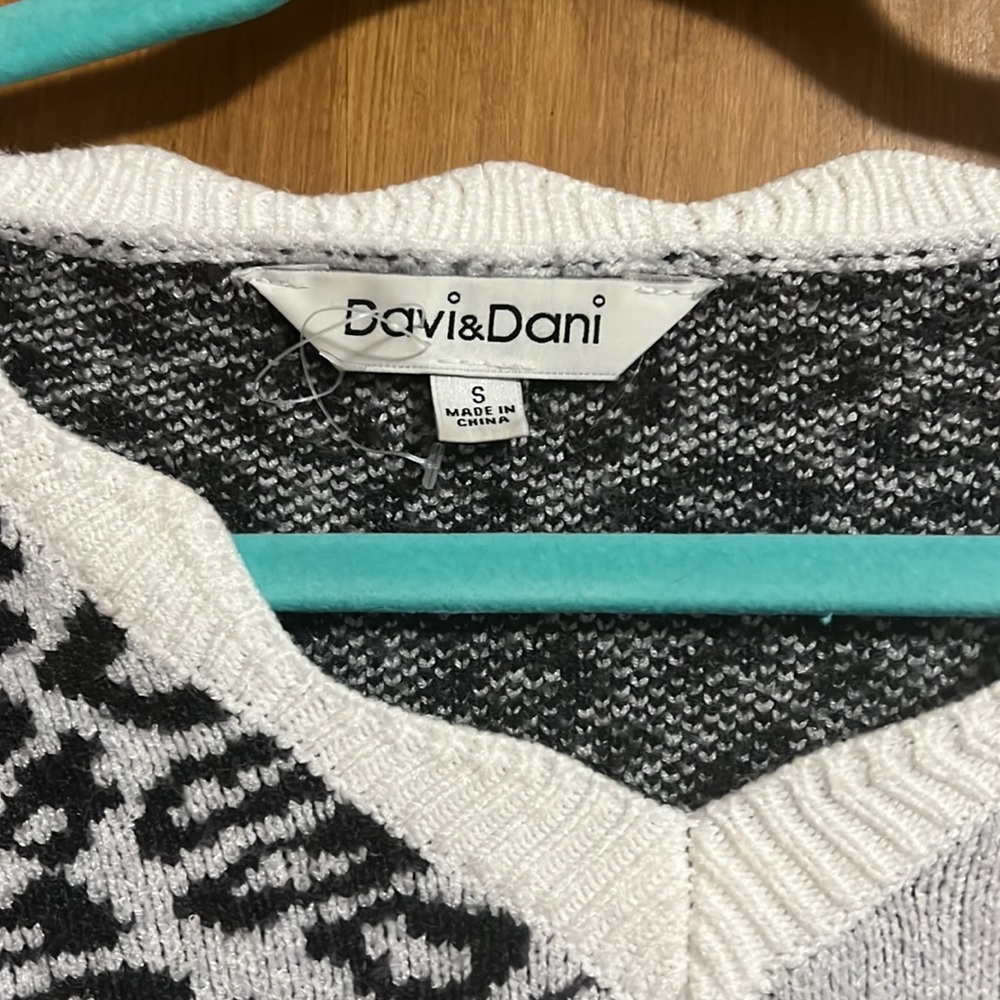 Davi & Dani Animal Print Color Block Sweater In C… - image 2